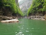 峡谷中的水流