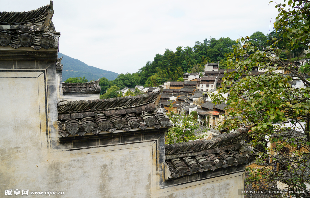 婺源篁岭的徽派建筑马头墙