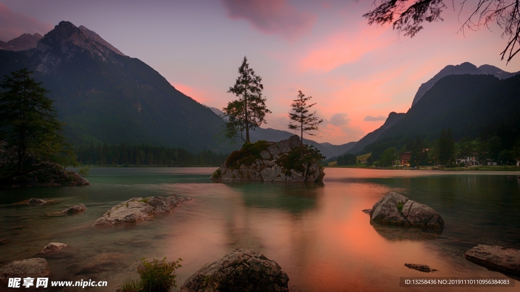 群山河流天空云彩风景