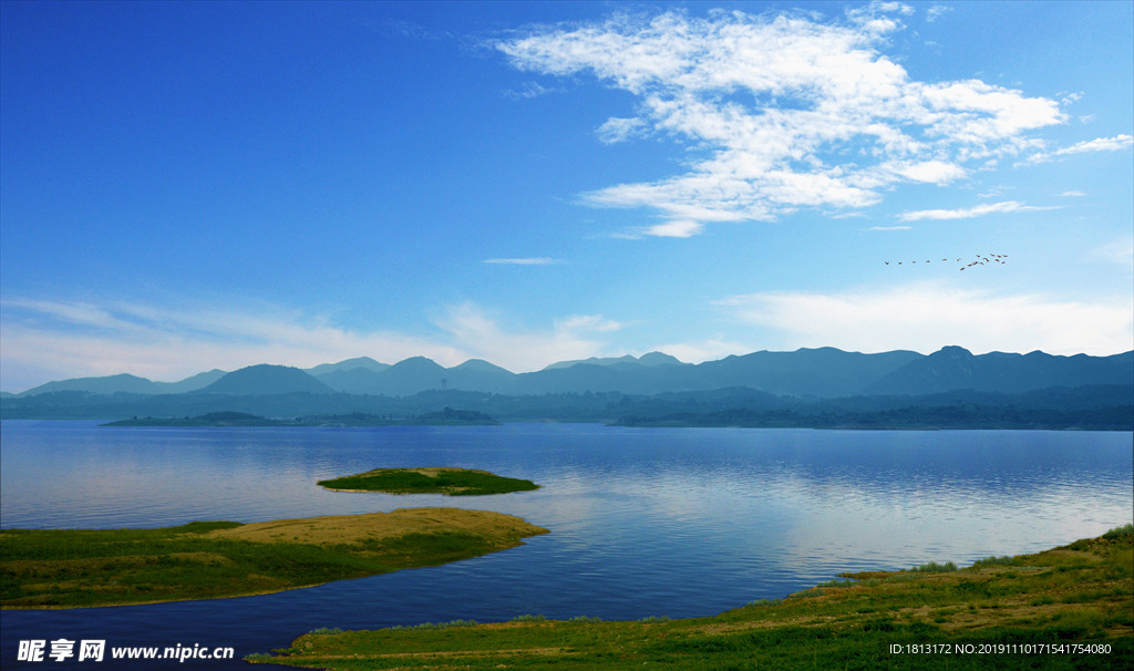 水岸晨景