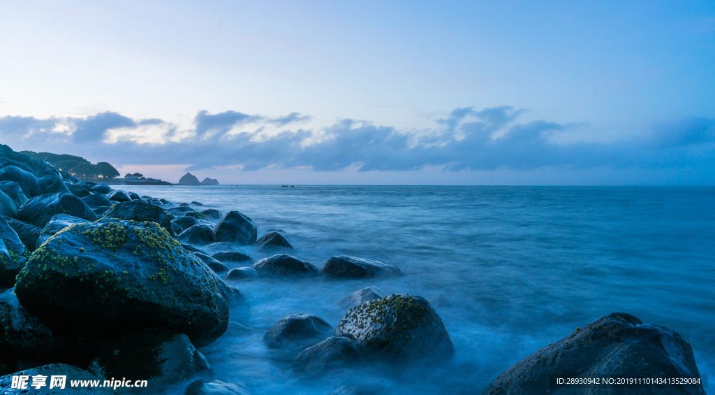 河流