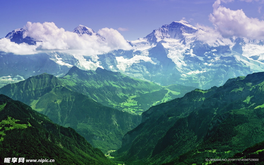 大气群山背景