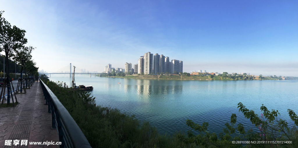 柳州江边风景