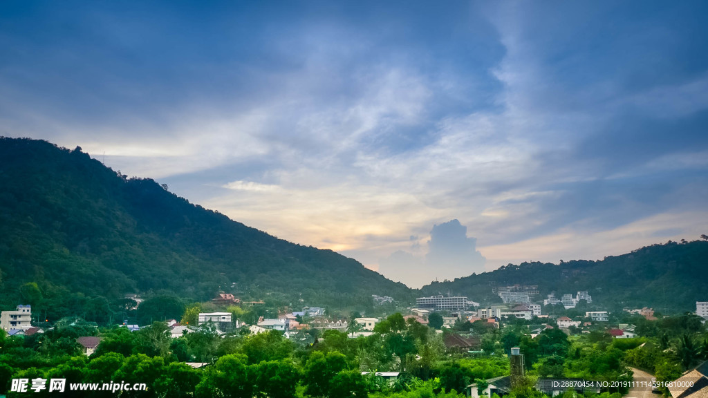 在山上度假