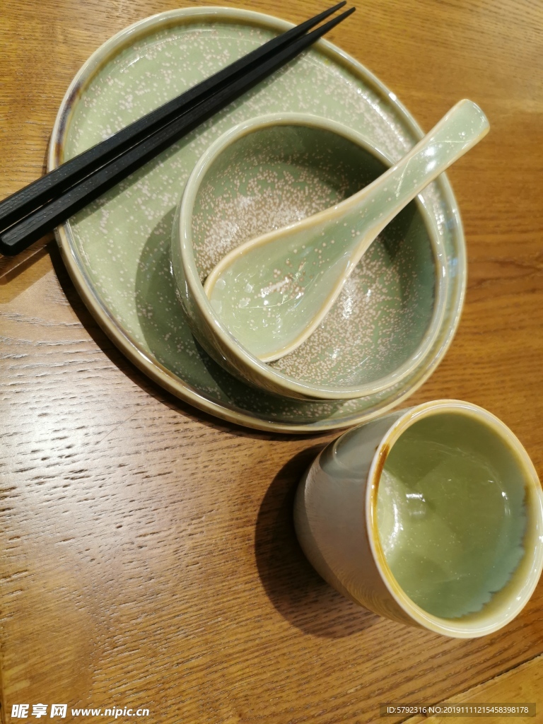 瓷器
