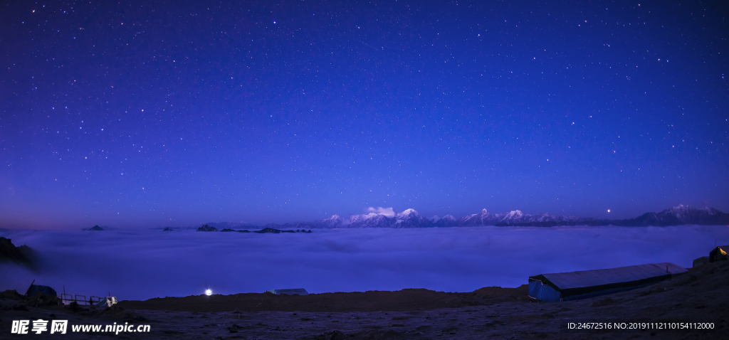 雪山夜景高清