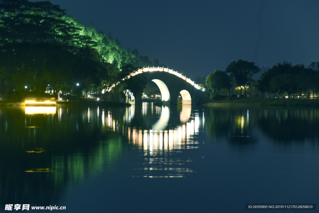夜幕下的小桥夜景