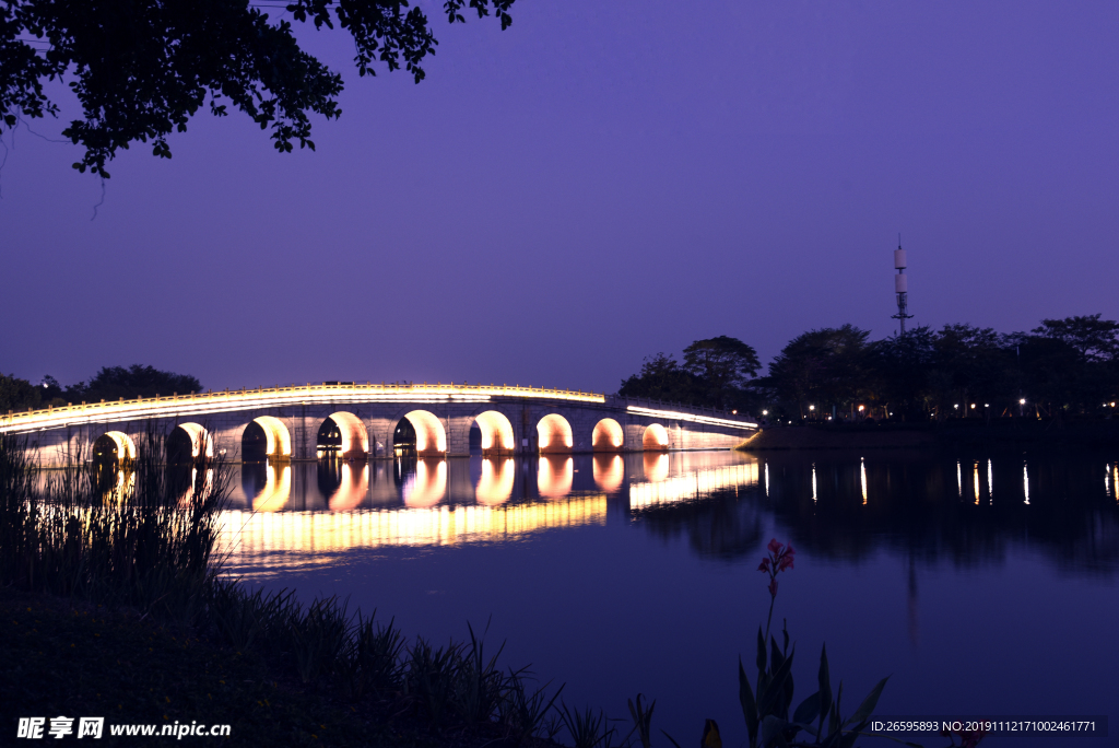 夜幕下的小桥夜景