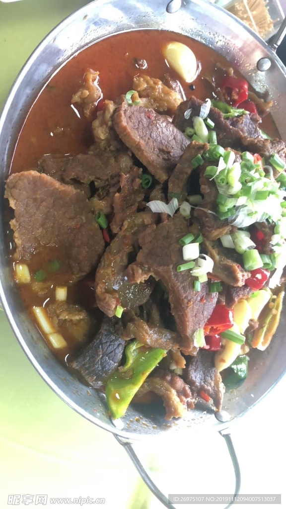 铁锅炖肉