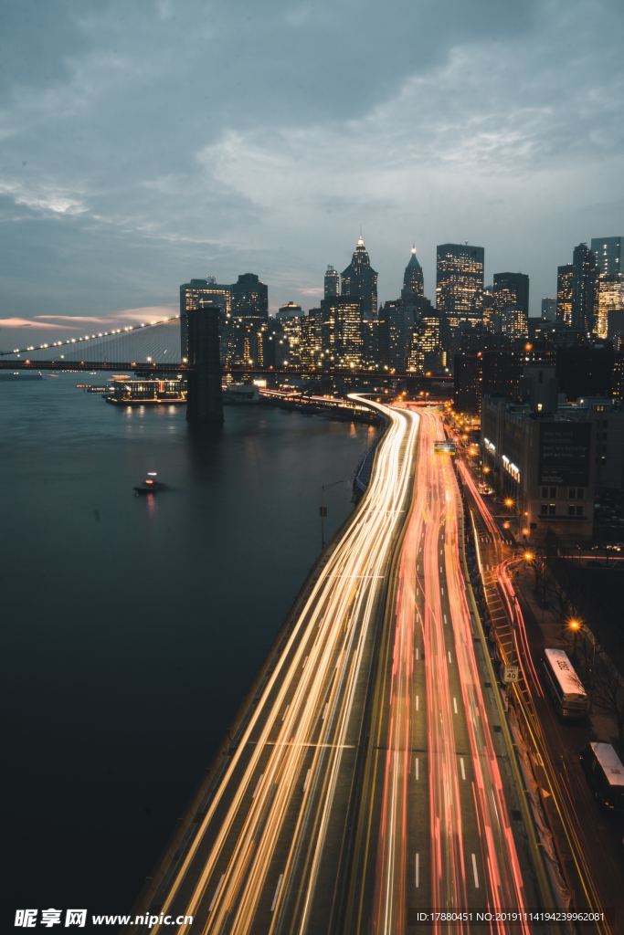 城市的夜景