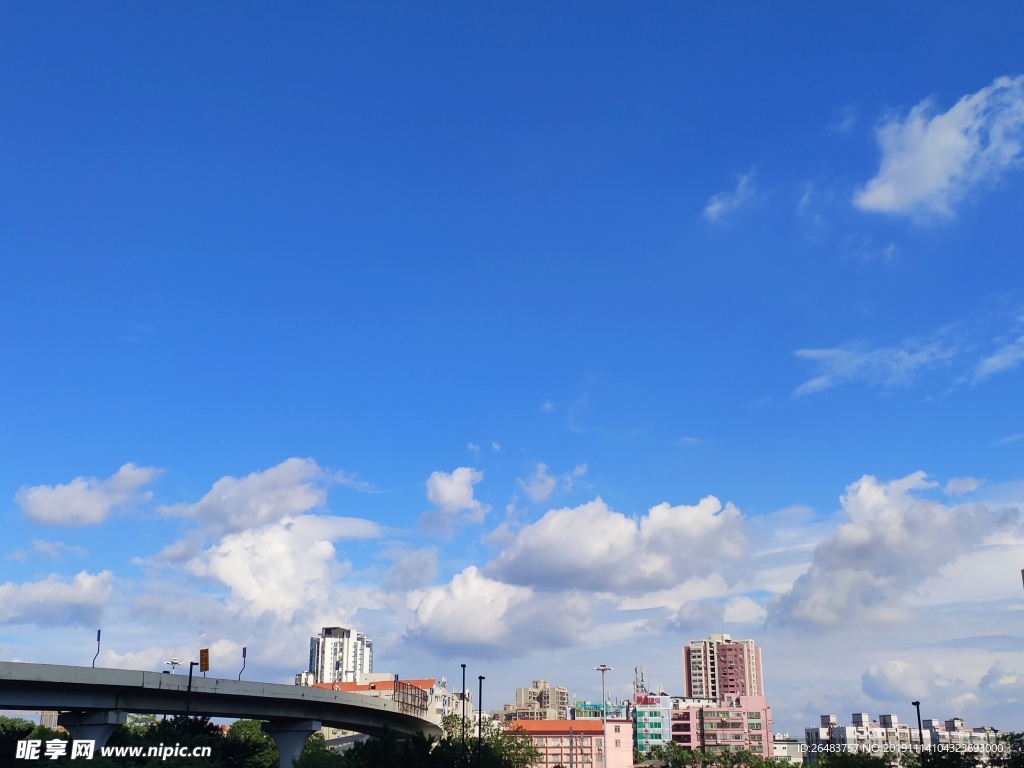 白云蓝天