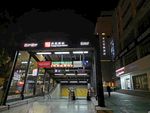 夜晚的地铁站