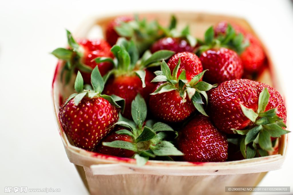 草莓 水果 绿色食品 食物