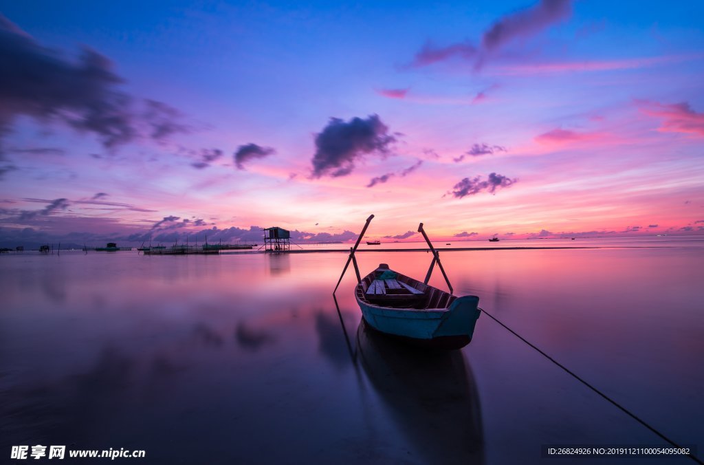 黄昏海面