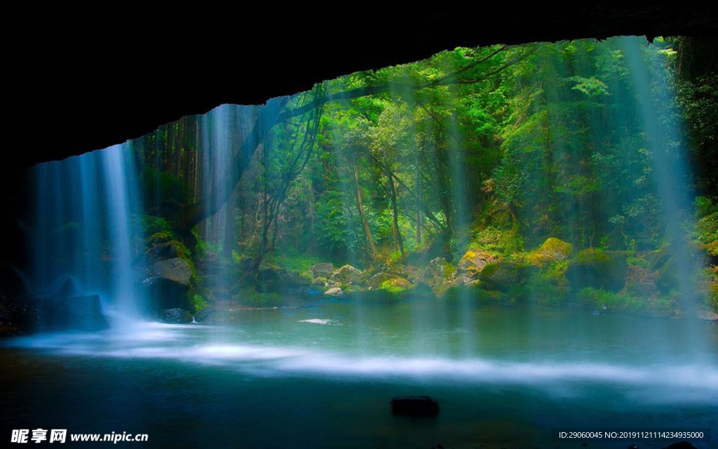 大气唯美瀑布风景