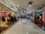 商场里的服装店