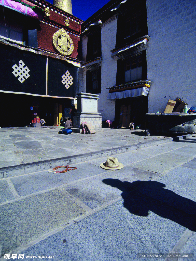 大昭寺门前