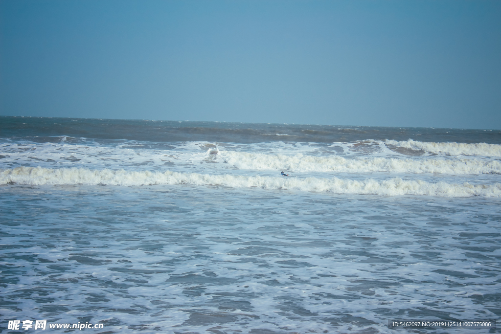 海平面海浪