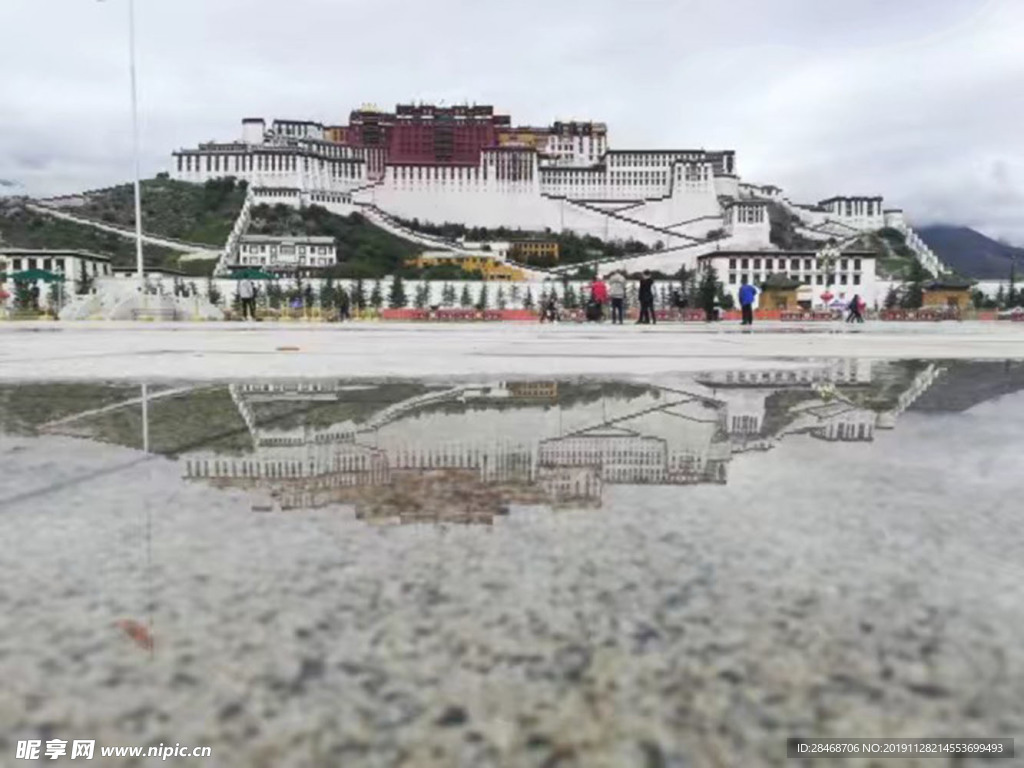 布达拉宫