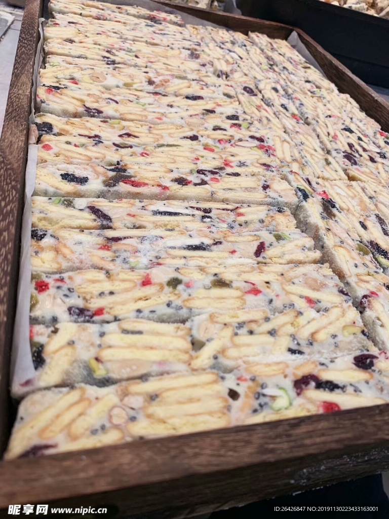 雪花酥正面