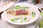 笋干老鸭煲