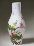 珐琅彩松竹梅图橄榄式瓶