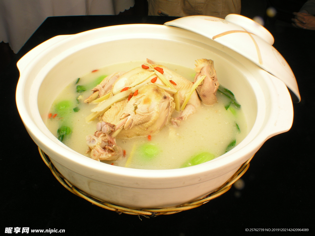 本鸡煲