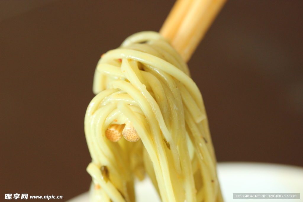 绿色蔬菜面条 苦荞面条