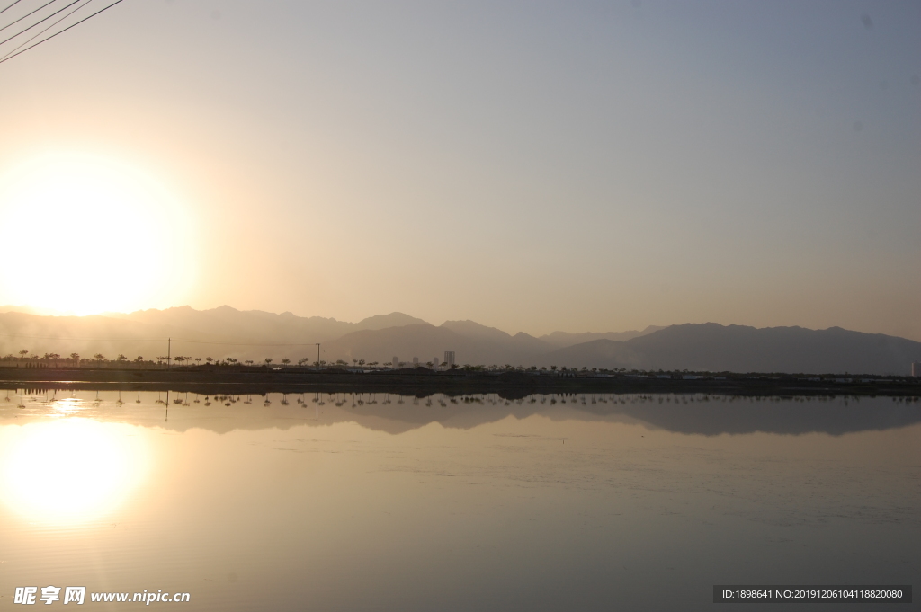 夕阳水墨