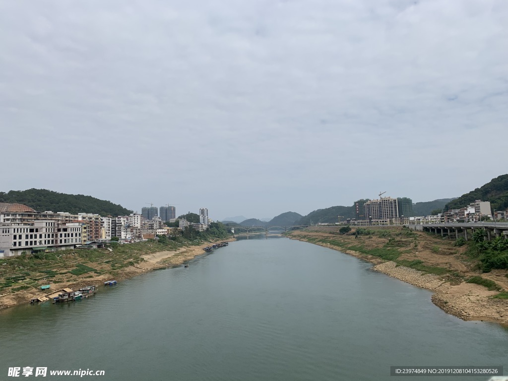 广东封开县江边风景