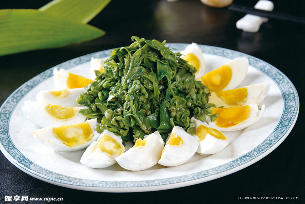 咸鸭蛋拼野菜