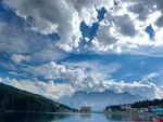 蓝天白云湖光山色