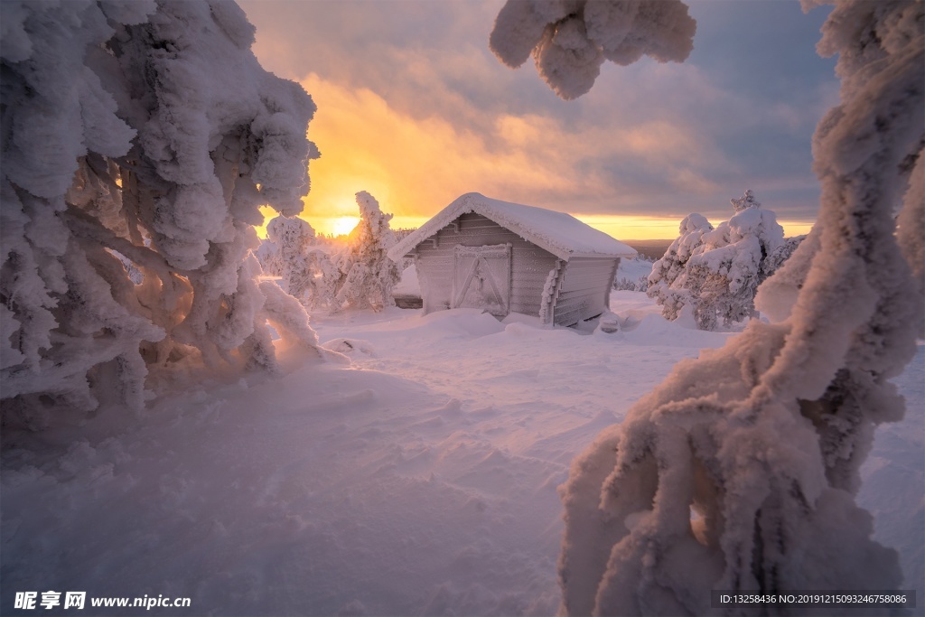 大雪木屋风景