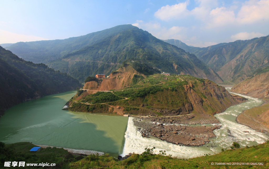 唐家山堰塞湖全景