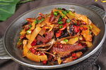 干锅土豆腊肉