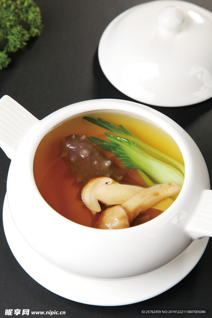 菌肉汁炖辽参