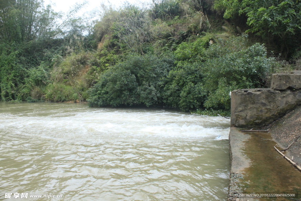 小董镇 罗屋地村 河水 河流