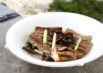 鸡汤木耳浸黑豆腐竹