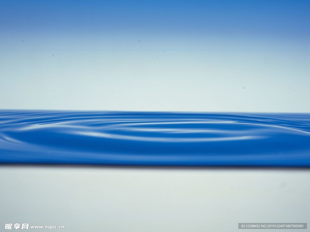 蓝色水纹