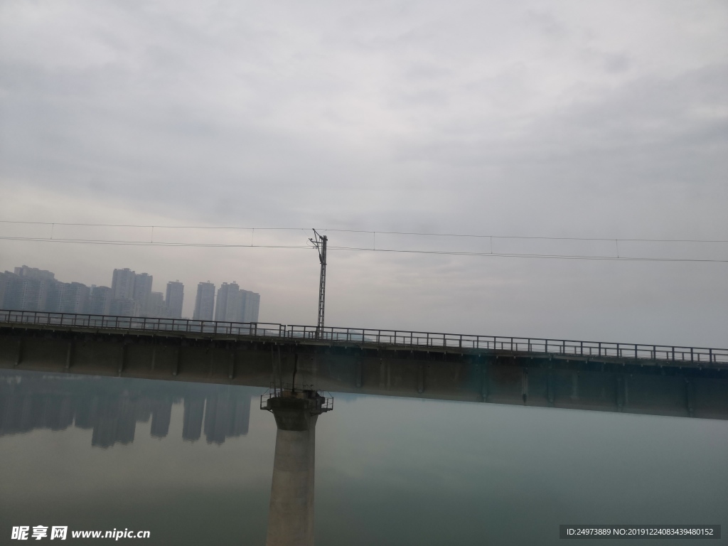 河面
