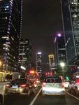 夜景 汽车 高楼