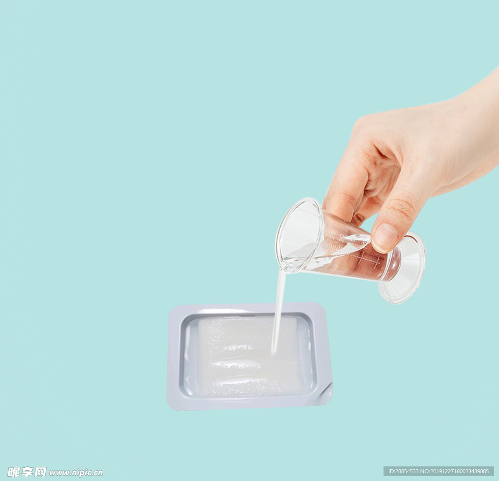 量杯倒水