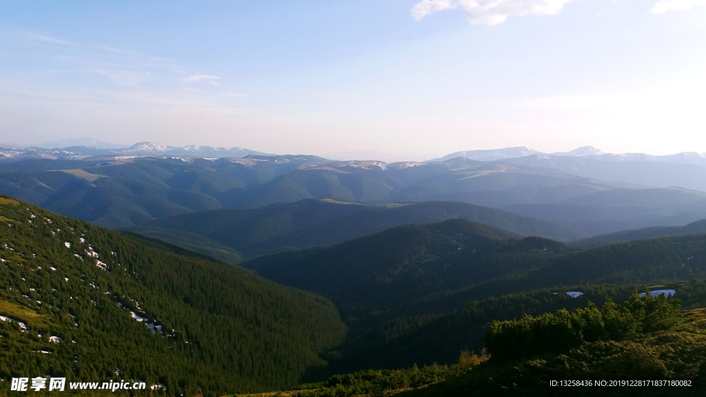 群山天空云彩风景森林