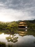 私家公园人工湖上的建筑物