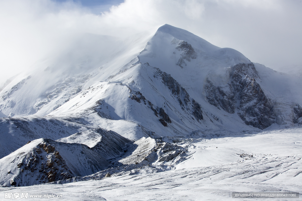 阿尼玛卿雪山