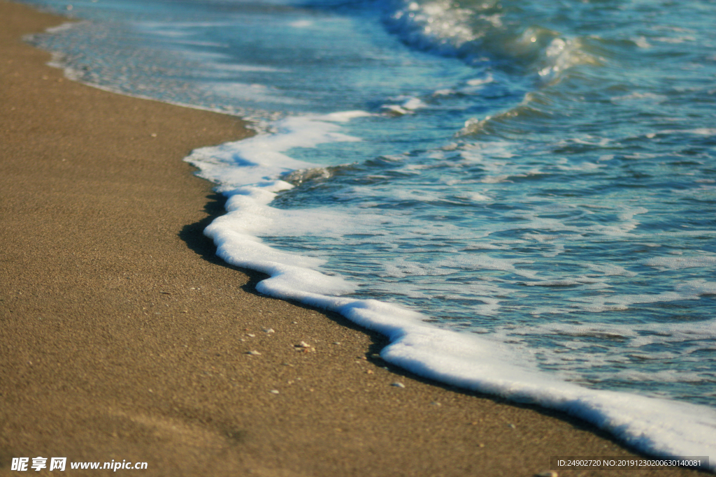 海浪沙滩