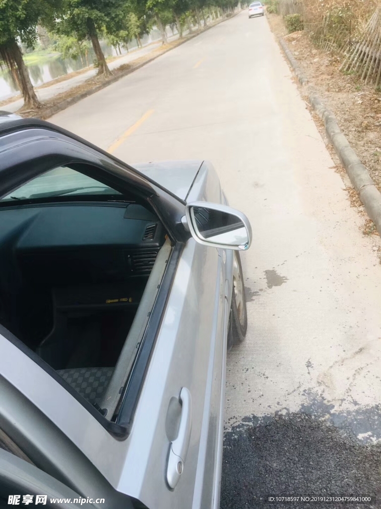 轿车