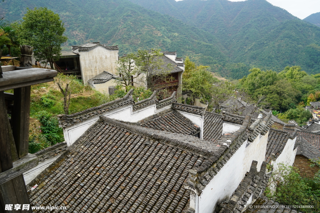 婺源篁岭的徽派建筑屋顶