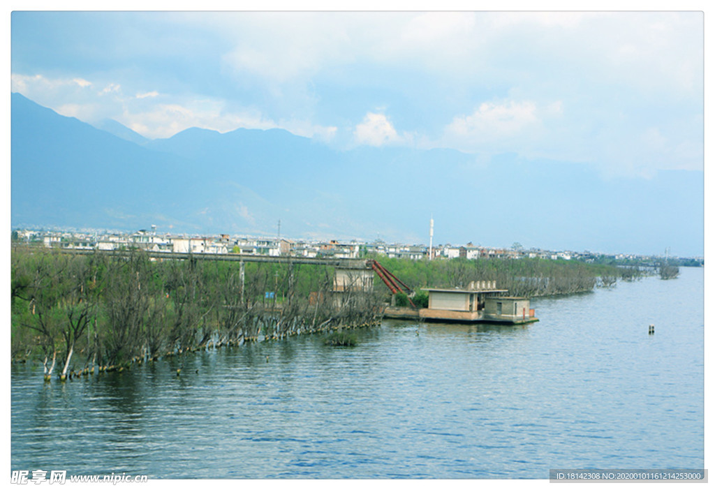 江边山水