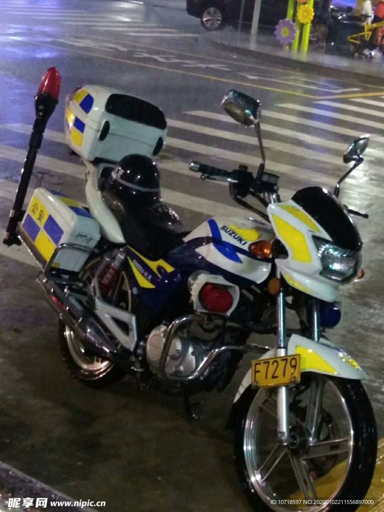 摩托车